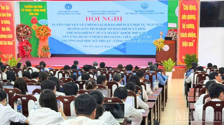 Cần Thơ lan tỏa chính sách bảo hiểm xã hội và tiện ích số trong trường học