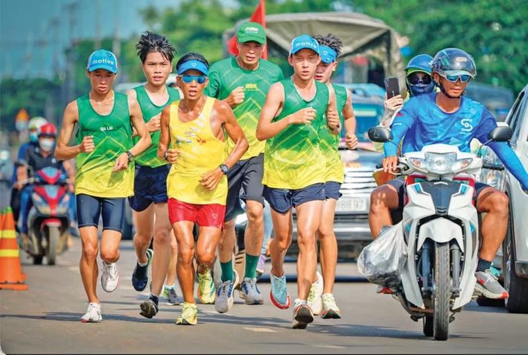 102 ngày hướng tới kỷ lục thế giới