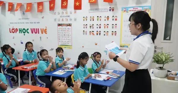 Lễ khai giảng đặc biệt của những học sinh 'ngồi một chút là mệt'