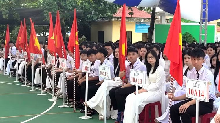 Hơn 427 nghìn học sinh Quảng Trị hân hoan bước vào năm học mới