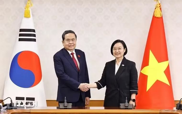Chủ tịch Quốc hội Trần Thanh Mẫn hội kiến Thủ tướng Hàn Quốc Han Seong Sook