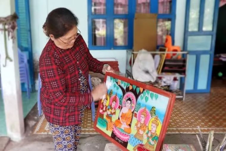 Giữ hồn tranh kính- Nét đẹp tâm hồn và tín ngưỡng của người Khmer