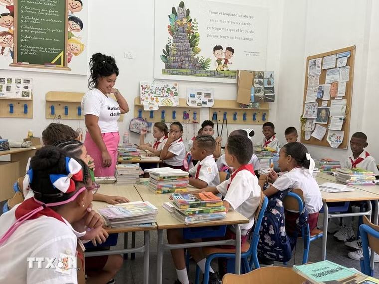 Gần 1,5 triệu học sinh Cuba bước vào năm học mới