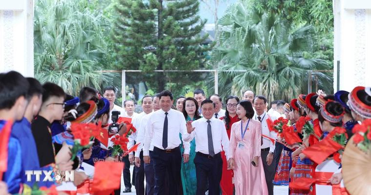 Tưng bừng ngày khai giảng năm học mới 2026-2027 trên cả nước