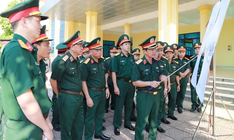 Tư lệnh Quân khu kiểm tra, khảo sát vị trí thành lập Phân hiệu Trường Thiếu sinh quân