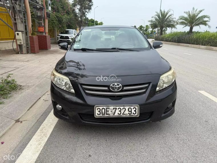 2010 - Toyota Corolla Altis 1.8G CVT - Gia đình cần tiền bán gấp 245 triệu Xem chi tiết