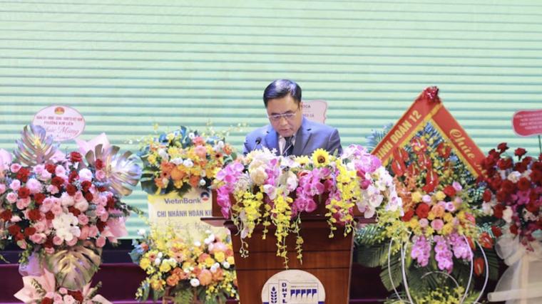 Thứ trưởng Bộ Nông nghiệp và Môi trường: "Các em sinh viên đang có một điều mà nhiều thế hệ trước đây từng mong ước"