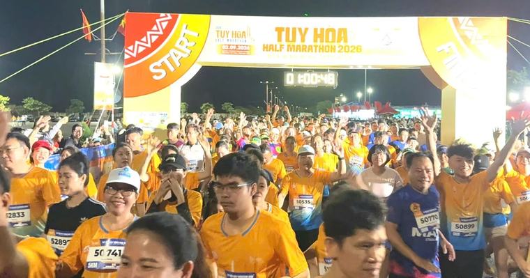 Sôi nổi Giải chạy Tuy Hòa 2026 “Đón bình minh trên biển”