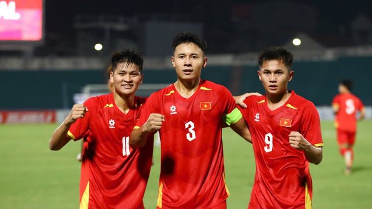 Đội trưởng U20 Việt Nam xin lỗi lứa U17 hiện tại