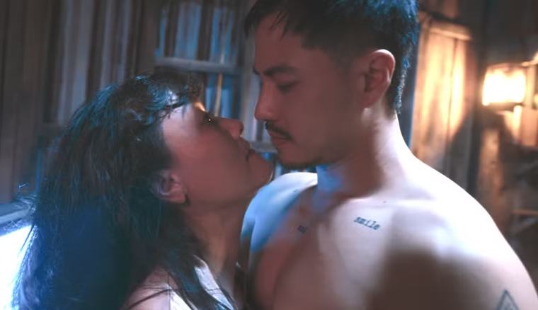 Thanh Sơn và nghệ sĩ Vân Dung có cảnh thân mật
