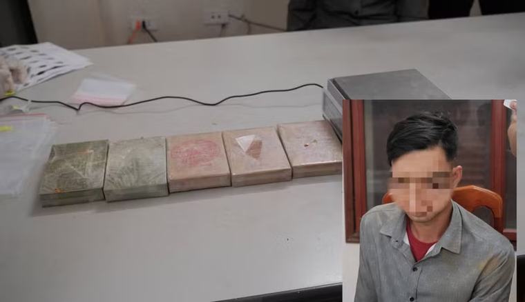 Đột kích lúc nửa đêm, thu giữ 5 bánh heroin tại xã Vinh Quý, tỉnh Cao Bằng