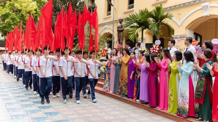 Phát huy truyền thống, viết tiếp tự hào mái trường Phan Đình Phùng