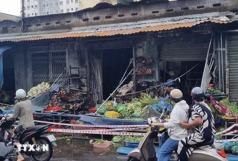 Thành phố Hồ Chí Minh: Cháy kiốt bán rau khiến một người tử vong