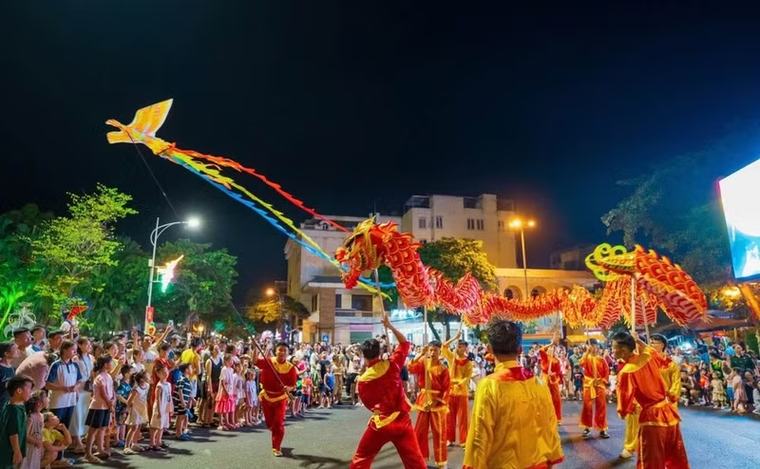 Sơn Tây tổ chức chuỗi hoạt động 'Lễ hội Trung thu Thành cổ' kéo dài gần 1 tháng