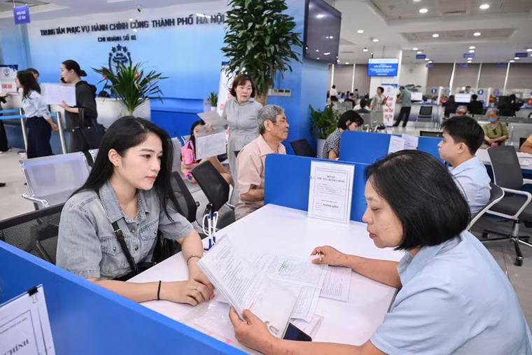 'Dịch vụ công nay không chỉ ở trụ sở mà đã đi vào tận phòng khách của người dân'