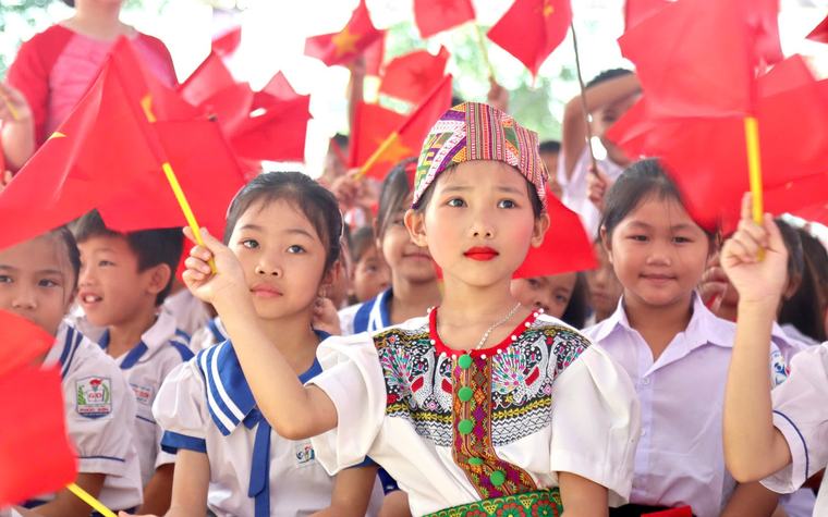 Hơn 14.000 học sinh Nghệ An khai giảng trong những trường nội trú mới