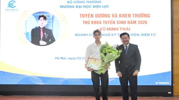 Nam sinh Ninh Bình trở thành thủ khoa Trường Đại học Điện lực: Cách học không cầu kỳ, chọn ngành giàu cơ hội