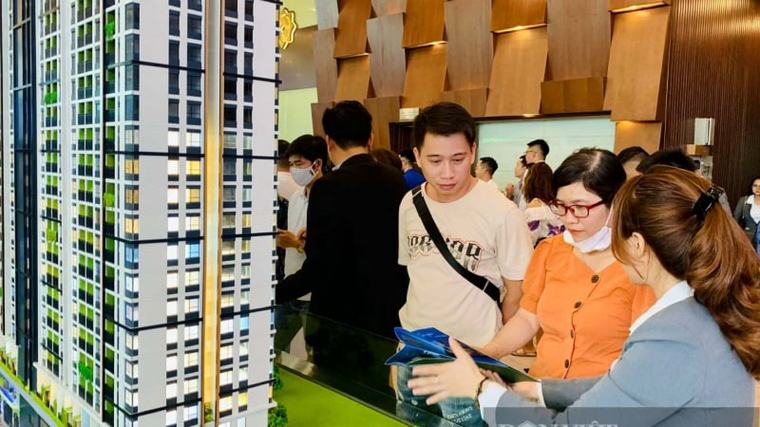 Giao dịch nhà đất tiền tỷ bị siết báo cáo, môi giới TP.HCM lo gì?