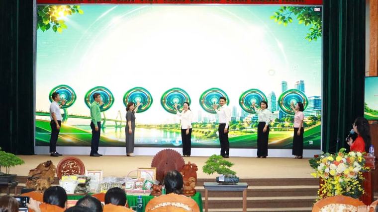 Nông dân xã Thư Lâm, Hà Nội ra mắt mô hình mới; kết nối nguồn lực, đồng hành xây dựng Nông dân số