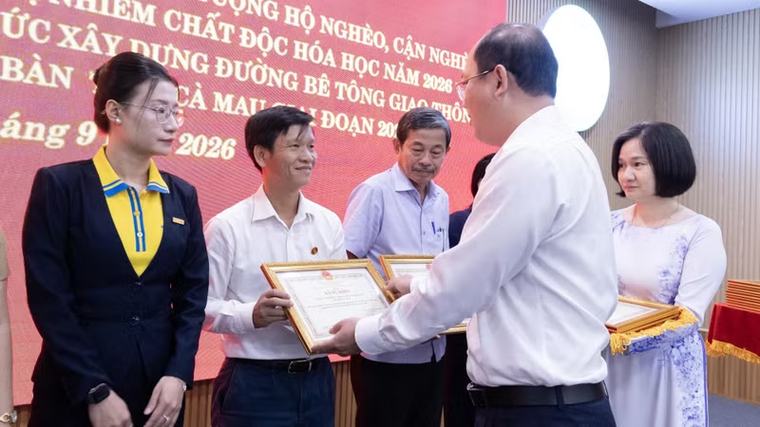 Phân bón Cà Mau nhận Bằng khen của Chủ tịch Ủy ban nhân dân tỉnh Cà Mau