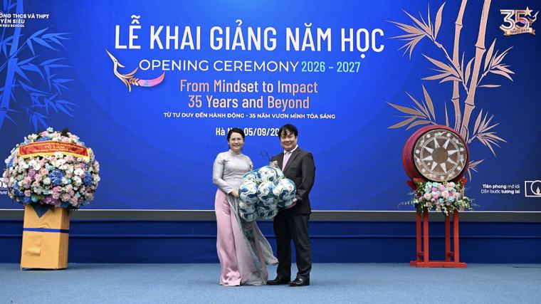 Trường THCS - THPT Nguyễn Siêu nhận món quà đặc biệt từ Tổng Bí thư, Chủ tịch nước Tô Lâm