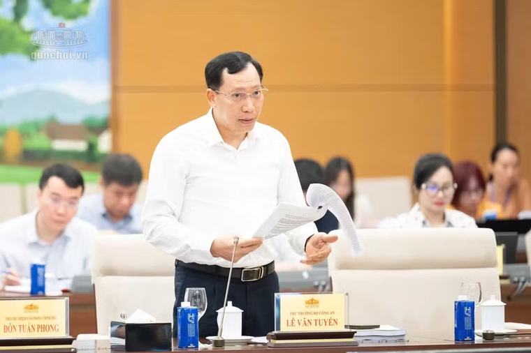 Phân quyền, cắt giảm thủ tục hành chính trong phòng cháy chữa cháy và quản lý vũ khí