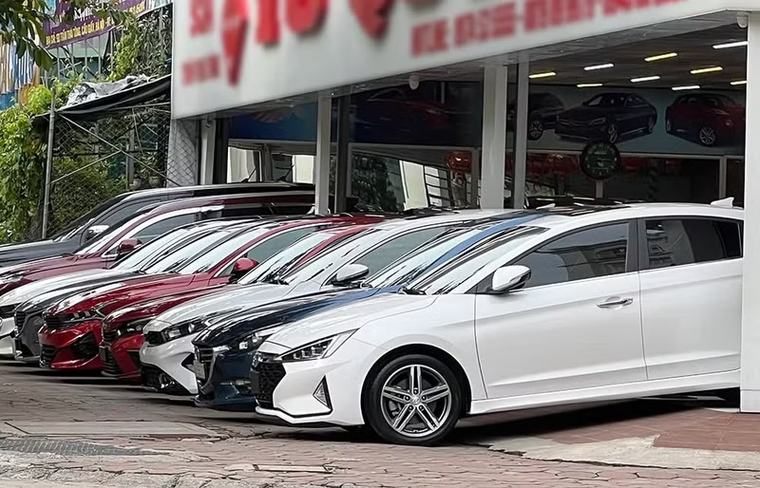 Giả danh chủ xe, lừa chiếm 300 triệu đồng tiền cọc mua ô tô qua mạng
