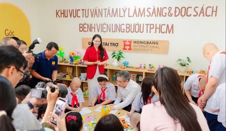 Khai giảng giữa bệnh viện, gieo hy vọng cho bệnh nhi ung thư