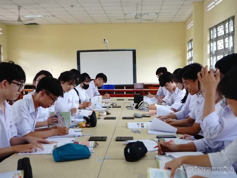'Siết' thi học sinh, giáo viên giỏi: Cắt ít nhất 50% hội thi, phong trào hình thức