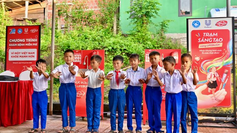 Lifebuoy tiếp sức trẻ em tại Lai Châu, Lào Cai và Quảng Trị bước vào năm học mới