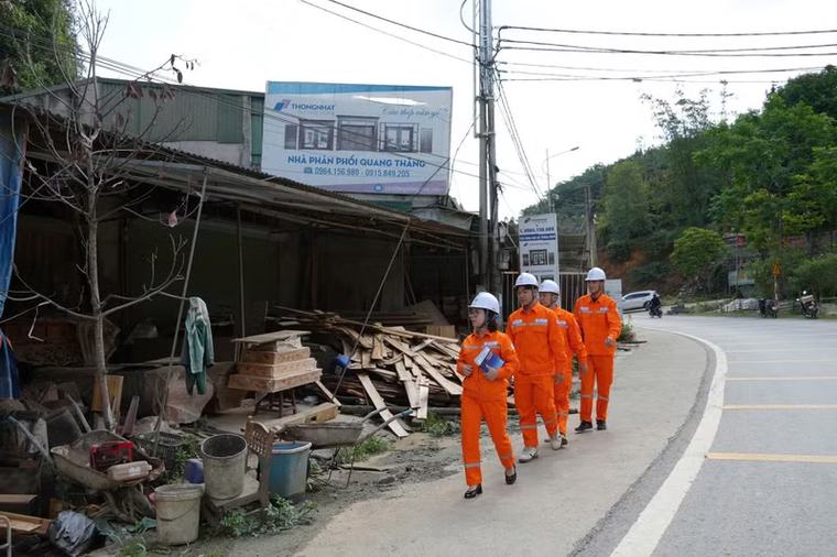 Lào Cai: Giữ dòng điện thông suốt cho điểm cầu trung tâm lễ khai giảng toàn quốc