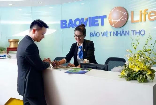 Doanh thu bảo hiểm đi xuống, lợi nhuận vẫn tăng mạnh