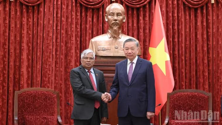 [Ảnh] Tổng Bí thư, Chủ tịch nước Tô Lâm tiếp Đại sứ Bangladesh Mohammad Lutfor Rahman
