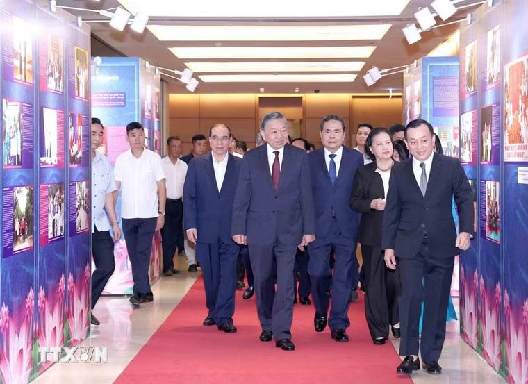 Toàn cảnh hội nghị nghiên cứu, học tập, quán triệt và triển khai một số nghị quyết, chỉ thị của Bộ Chính trị