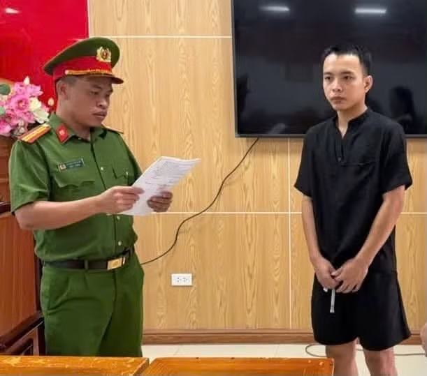 Triệt phá đường dây lừa đảo "vé cào trúng thưởng"