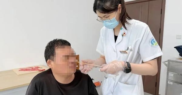 Người đàn ông 44 tuổi không thể ăn uống sau 2 cơn đột quỵ, bác sĩ bất ngờ cứu sống bằng… 1 que kem