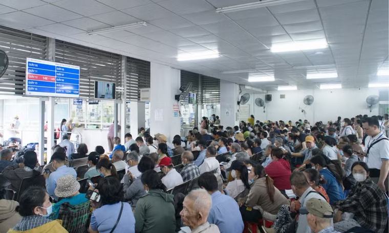 Bệnh viện Chợ Rẫy ghi nhận lượng người đến khám và điều trị đông chưa từng có