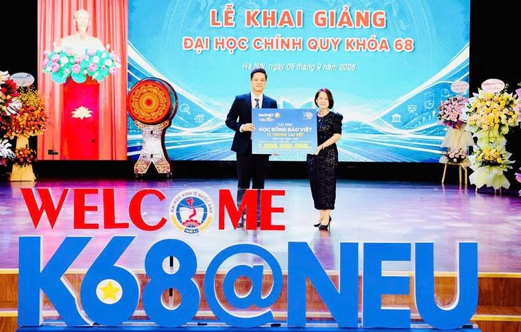 Bảo Việt trao tặng 1 tỷ đồng học bổng cho sinh viên Đại học Kinh tế Quốc dân