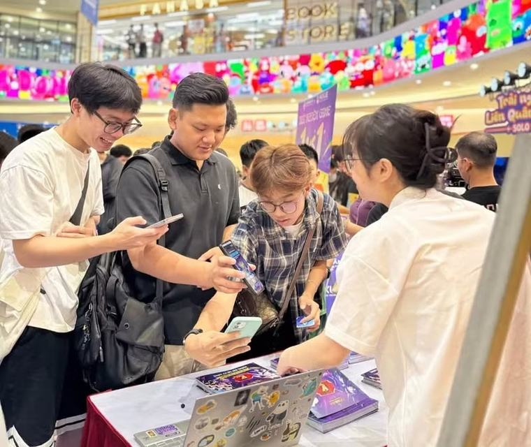 Bán lẻ tăng tốc, 'nóng' cuộc đua giành sức mua