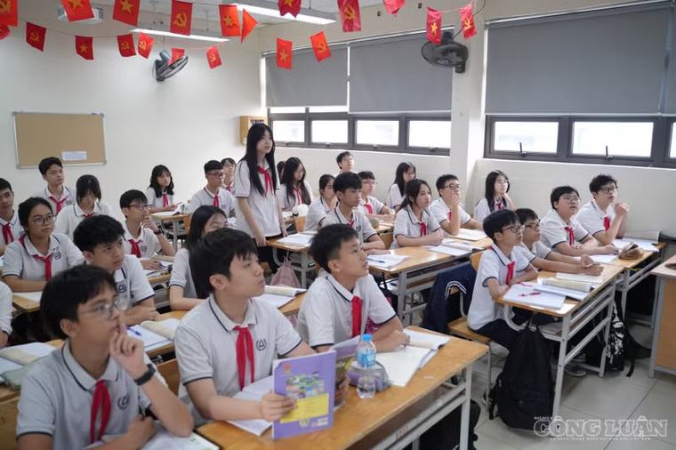 Loạt chính sách giáo dục mới có hiệu lực từ tháng 9: Nhà giáo nghỉ hưu có thể tiếp tục đứng lớp