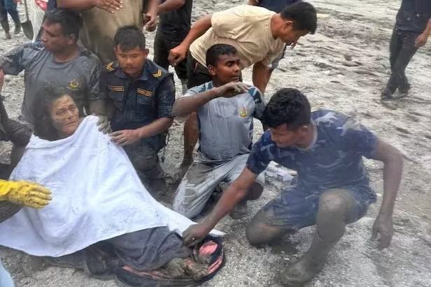 Sự trở về từ 'cửa tử' sau 10 ngày của người phụ nữ ngoài 60 tuổi ở Nepal