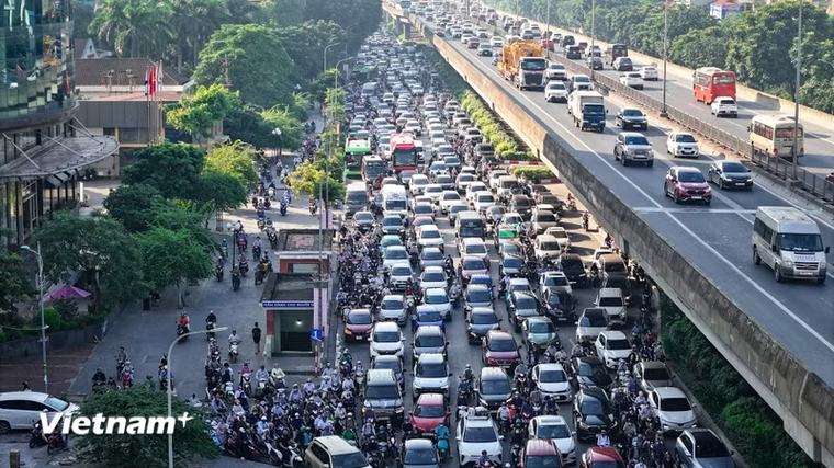 Người dân chật vật trên đường trong ngày làm việc đầu tiên sau kỳ nghỉ Lễ 2/9