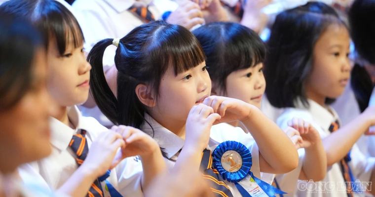 Nhân dịp khai giảng, thầy giáo nhắn nhủ 'bài học đầu tiên của con trẻ không nằm trong sách'