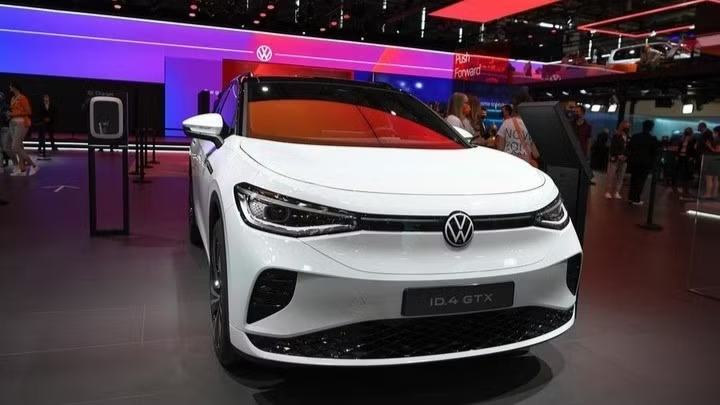 Volkswagen thông qua kế hoạch cắt giảm thêm 50.000 nhân sự trên toàn cầu