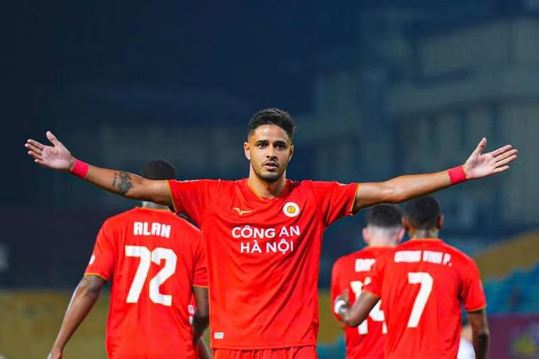 'Song sát' Alan-Leo Artur tỏa sáng, Công an Hà Nội giành chiến thắng ngày ra quân V-League