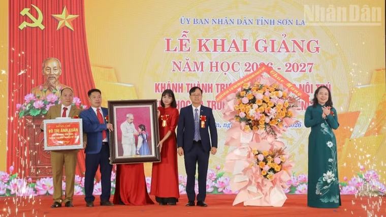 Phó Chủ tịch nước Võ Thị Ánh Xuân dự khai giảng năm học mới tại Sơn La