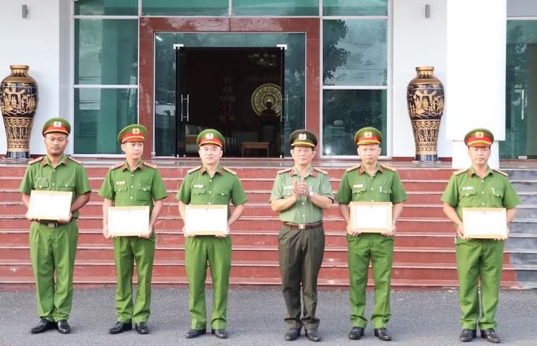 Thưởng nóng vụ khám phá vụ trộm hơn 1 tỷ đồng ở Vĩnh Long