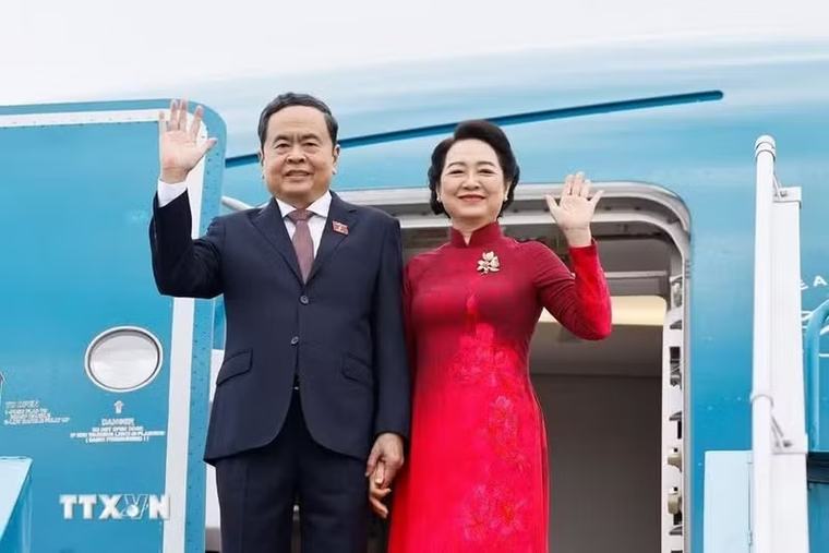Chủ tịch Quốc hội Trần Thanh Mẫn và Phu nhân lên đường thăm chính thức Hàn Quốc và Mông Cổ