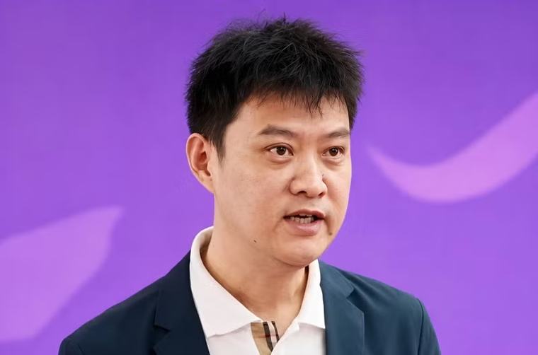 MC Thư Khải đột tử tại đài truyền hình