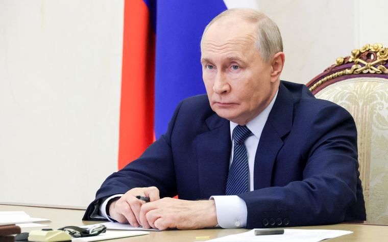 Ông Putin bất ngờ ra lệnh tạm ngừng tấn công Kiev